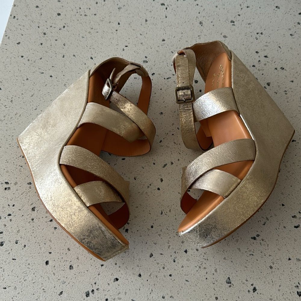 'Kork-Ease Grailey' Leather Gold Metallic Crisscross Strap Wedge Sandals Size 10 - Picture 10 of 16